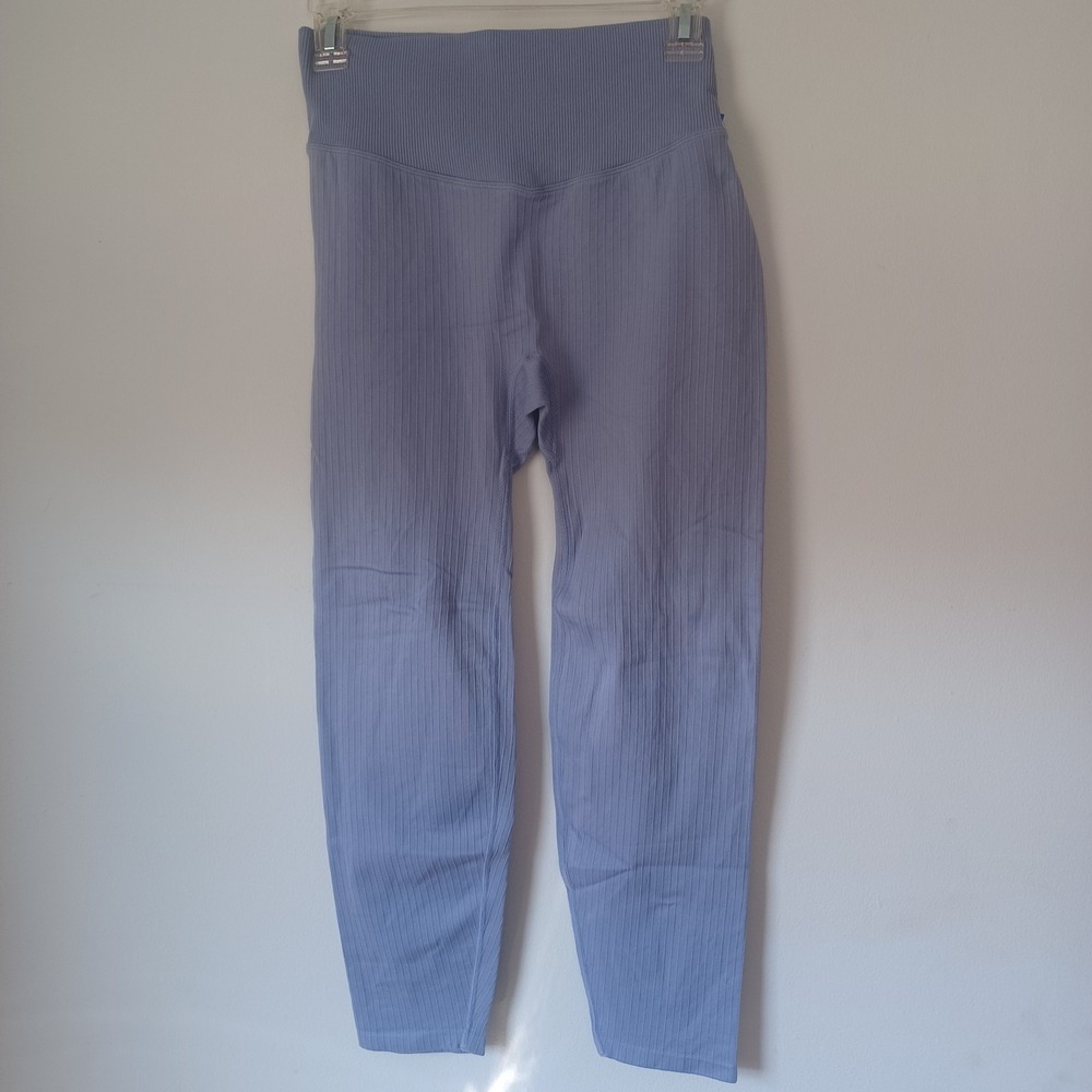 Victoria's Secret PINK ACTIVE  Sz Med Lavender With‎ Inside Pocket NWOT